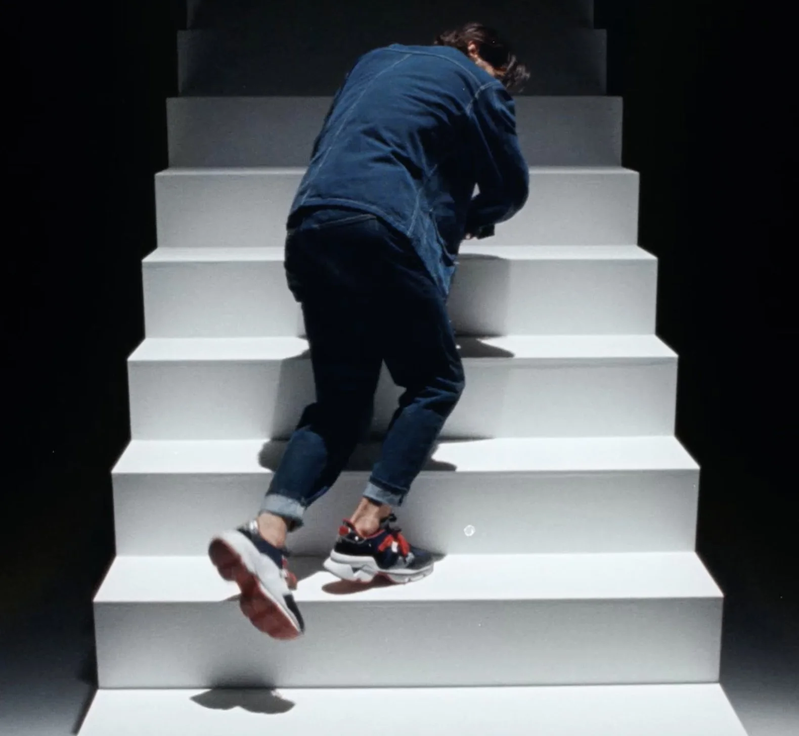 LOUBOUTIN — RUN LOUBI RUN — visuel 5