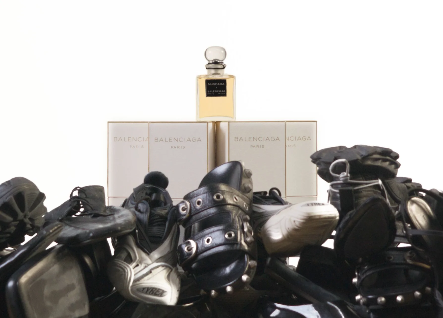 ANTIDOTE — BALENCIAGA — visuel 3